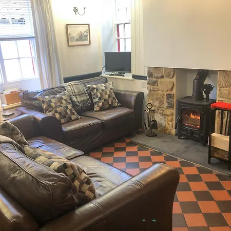 Holiday home Castleton House *